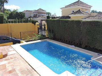 https://cdn.resales-online.com/public/e2ugqf2s30/properties/d10dad0fcbaa11eca97d0217bc231ef4/w1200/8-e64a9055bba3e77ac8aca3b893cdf826.jpg?v=1651673553