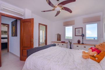 https://cdn.resales-online.com/public/jke8v5rm25/properties/e855839dc7b811eca97d0217bc231ef4/w1200/16-ec67b526875bf0124b6ce4328a754439.jpg?v=1651749246