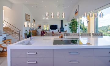 https://cdn.resales-online.com/public/jke8v5rm25/properties/e855839dc7b811eca97d0217bc231ef4/w1200/20-d1f7658cbe4ba6cd8666fec30fba80ad.jpg?v=1651749246