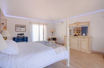 https://cdn.resales-online.com/public/jke8v5rm25/properties/e855839dc7b811eca97d0217bc231ef4/w1200/31-5e8b9eb86a2d455eeaf43a7bbf3ccd12.jpg?v=1651749246
