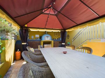 https://cdn.resales-online.com/public/jke8v5rm25/properties/e855839dc7b811eca97d0217bc231ef4/w1200/37-1d70d218e897435ff17cdff8e99bb5bf.jpg?v=1687956261
