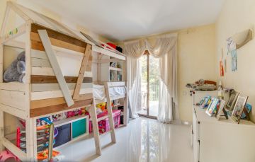 https://cdn.resales-online.com/public/v8b00unuc7/properties/ca586169c85111eca97d0217bc231ef4/w1200/21-2c707e7c511429b4f8ec4ee5f221ddb6.jpg?v=1652119989