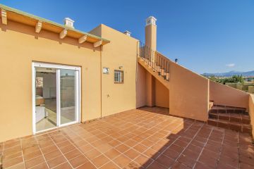 https://cdn.resales-online.com/public/vvmdwbkuht/properties/ecfdec78d08111eca97d0217bc231ef4/w1200/14-d70dc3102c00d7be0e872dfe1c1f86d7.jpg?v=1652287493