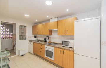 https://cdn.resales-online.com/public/vvmdwbkuht/properties/ecfdec78d08111eca97d0217bc231ef4/w1200/18-cc72f169493c096e712837ff5d8b6e41.jpg?v=1652287493