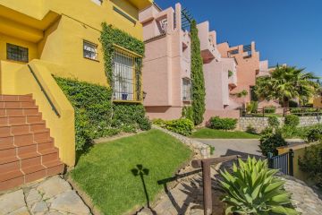 https://cdn.resales-online.com/public/vvmdwbkuht/properties/ecfdec78d08111eca97d0217bc231ef4/w1200/19-d0ed7da2012a09046d307c195d98e7d6.jpg?v=1652287493