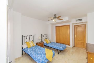 https://cdn.resales-online.com/public/vvmdwbkuht/properties/ecfdec78d08111eca97d0217bc231ef4/w1200/20-d1f7658cbe4ba6cd8666fec30fba80ad.jpg?v=1652287493