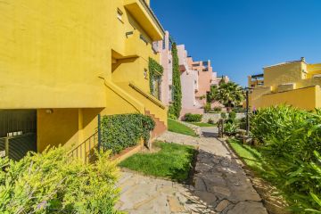 https://cdn.resales-online.com/public/vvmdwbkuht/properties/ecfdec78d08111eca97d0217bc231ef4/w1200/26-c684a62c9f160a1f90904dd925da0645.jpg?v=1652287493