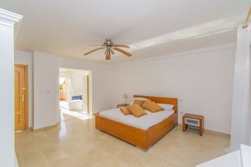 https://cdn.resales-online.com/public/vvmdwbkuht/properties/ecfdec78d08111eca97d0217bc231ef4/w1200/7-aa4cc561180b369757c0bb4af9886cd3.jpg?v=1652287493
