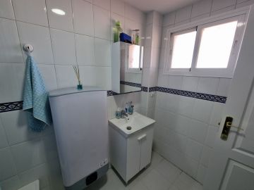 https://cdn.resales-online.com/public/q8sjeevech/properties/5f511b4dcf9511eca97d0217bc231ef4/w1200/15-11d12f2f454f2f5e9b981fdd8b901d51.jpg?v=1652276566