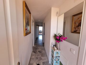 https://cdn.resales-online.com/public/q8sjeevech/properties/5f511b4dcf9511eca97d0217bc231ef4/w1200/30-5e8634ec9576c9ad4825a6dec5b5d375.jpg?v=1652276566