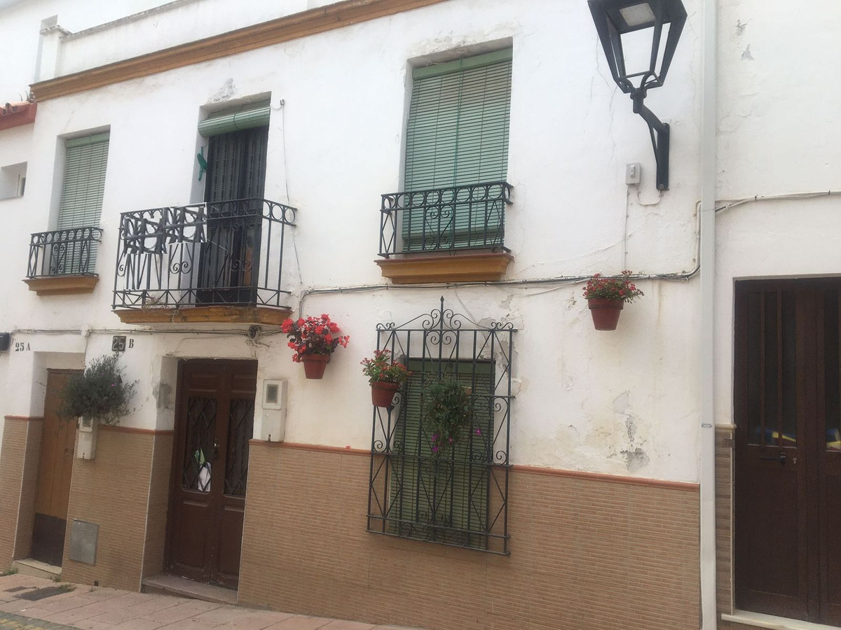 https://cdn.resales-online.com/public/7rg1k5rn6p/properties/b9df4ce2d20211eca97d0217bc231ef4/w1200/1-7980e48d732b6fc85c14b43b94d2aa54.jpg?v=1652391676
