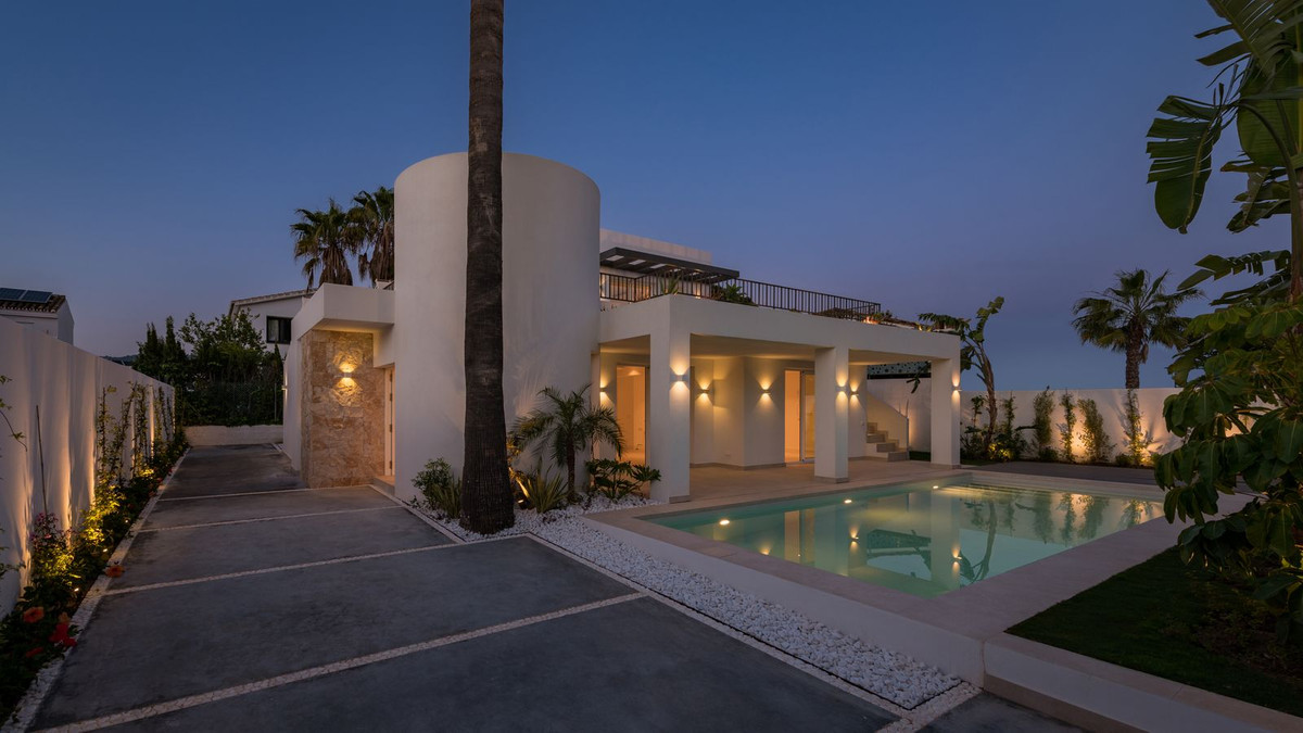 https://cdn.resales-online.com/public/j50iqa74vg/properties/4ef7d24acbbb11eca97d0217bc231ef4/w1200/19-d0ed7da2012a09046d307c195d98e7d6.jpg?v=1652703031