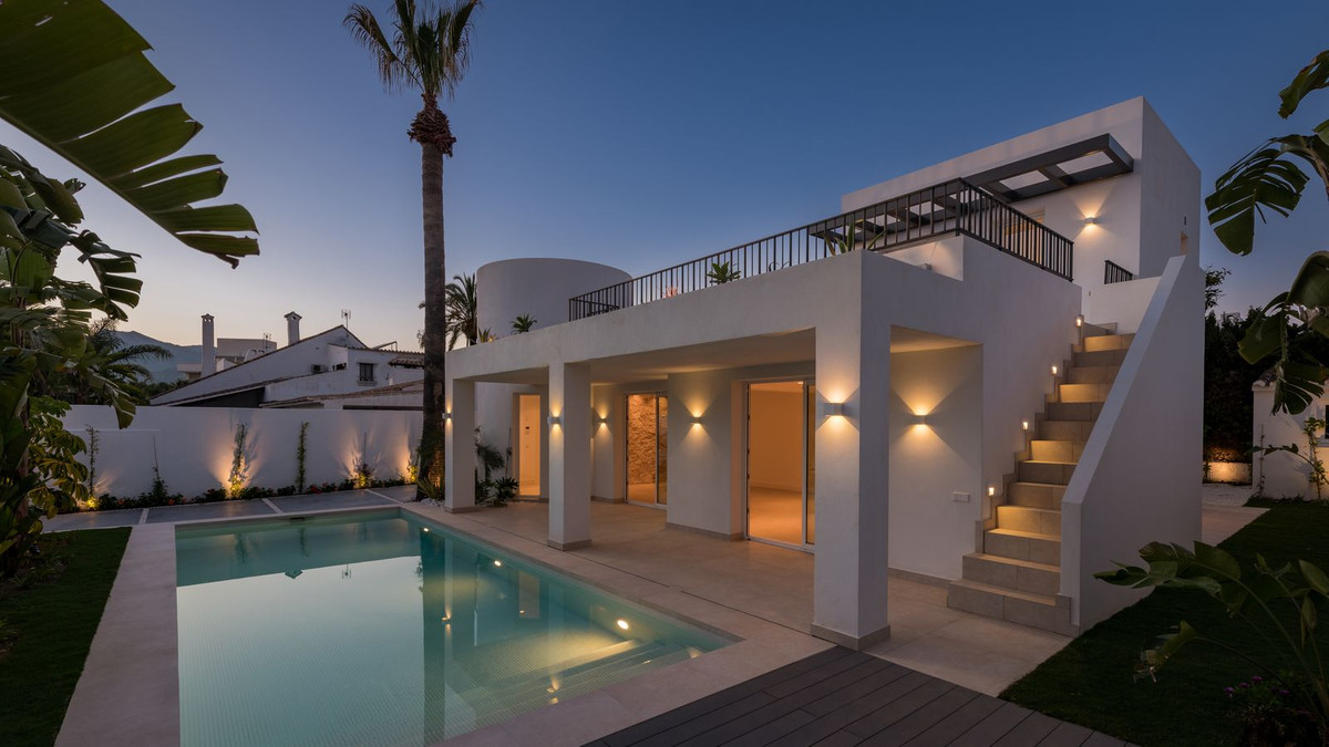https://cdn.resales-online.com/public/j50iqa74vg/properties/4ef7d24acbbb11eca97d0217bc231ef4/w1200/20-d1f7658cbe4ba6cd8666fec30fba80ad.jpg?v=1652703031