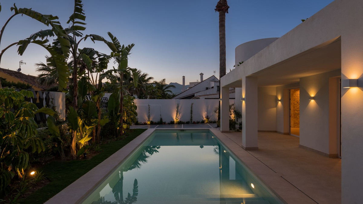 https://cdn.resales-online.com/public/j50iqa74vg/properties/4ef7d24acbbb11eca97d0217bc231ef4/w1200/22-bcf8e6250e0bab365f900a8ac31ac040.jpg?v=1652703031