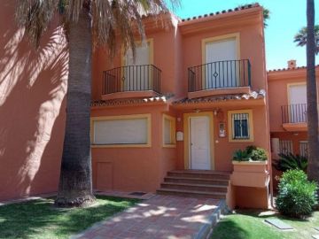 https://cdn.resales-online.com/public/7rg1k5rn6p/properties/d04adf6fcaa711eca97d0217bc231ef4/w1200/21-2c707e7c511429b4f8ec4ee5f221ddb6.jpg?v=1652529261