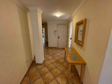 https://cdn.resales-online.com/public/ce35ic6qf2/properties/f0576334a67b11eca97d0217bc231ef4/w1200/18-cc72f169493c096e712837ff5d8b6e41.jpg?v=1647584778