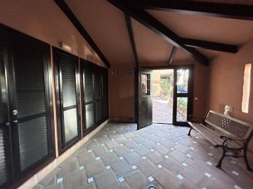 https://cdn.resales-online.com/public/ce35ic6qf2/properties/f0576334a67b11eca97d0217bc231ef4/w1200/32-e7f90ea5feef5e01d64d74d6b6d8a834.jpg?v=1670572127