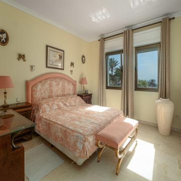 https://cdn.resales-online.com/public/7fm5ji531r/properties/f13644dad83011eca97d0217bc231ef4/w1200/15-11d12f2f454f2f5e9b981fdd8b901d51.jpg?v=1653055294