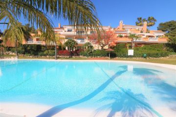 https://cdn.resales-online.com/public/swt24est18/properties/d9a9fb64d28311eca97d0217bc231ef4/w1200/2-5bd7b9d04b45e33852eaf0ec6670150d.jpg?v=1653411157