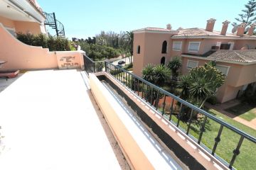 https://cdn.resales-online.com/public/swt24est18/properties/d9a9fb64d28311eca97d0217bc231ef4/w1200/14-d70dc3102c00d7be0e872dfe1c1f86d7.jpg?v=1653411157