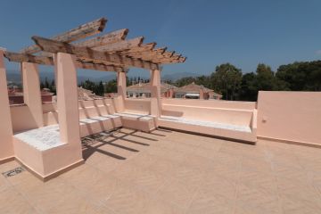 https://cdn.resales-online.com/public/swt24est18/properties/d9a9fb64d28311eca97d0217bc231ef4/w1200/3-e898b2bb2a2fdfd06d2c39894dce8316.jpg?v=1653411157