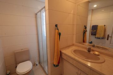 https://cdn.resales-online.com/public/swt24est18/properties/d9a9fb64d28311eca97d0217bc231ef4/w1200/22-bcf8e6250e0bab365f900a8ac31ac040.jpg?v=1653411157