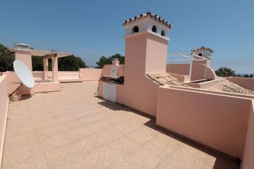 https://cdn.resales-online.com/public/swt24est18/properties/d9a9fb64d28311eca97d0217bc231ef4/w1200/24-613bbc26f32d7013d348ef202dd30a43.jpg?v=1653411157
