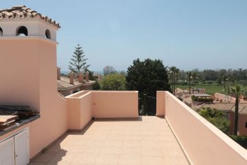 https://cdn.resales-online.com/public/swt24est18/properties/d9a9fb64d28311eca97d0217bc231ef4/w1200/26-c684a62c9f160a1f90904dd925da0645.jpg?v=1653411157
