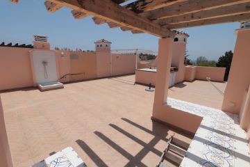https://cdn.resales-online.com/public/swt24est18/properties/d9a9fb64d28311eca97d0217bc231ef4/w1200/4-c23c0f86247804fa50226aecd8b0b2c8.jpg?v=1653411157