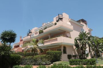 https://cdn.resales-online.com/public/swt24est18/properties/d9a9fb64d28311eca97d0217bc231ef4/w1200/31-5e8b9eb86a2d455eeaf43a7bbf3ccd12.jpg?v=1653411157
