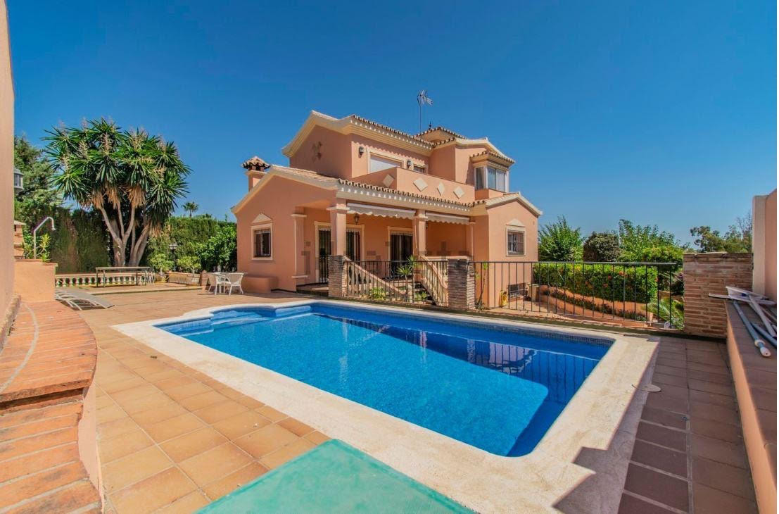 https://cdn.resales-online.com/public/ce35ic6qf2/properties/7c0d601ec83f11eca97d0217bc231ef4/w1200/1-7980e48d732b6fc85c14b43b94d2aa54.jpg?v=1653543896