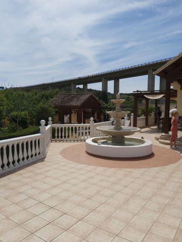 https://cdn.resales-online.com/public/ee6veu3czb/properties/33c885bedd0211eca97d0217bc231ef4/w1200/13-5fd73dea700db77384c091ca9818b1a9.jpg?v=1653581928
