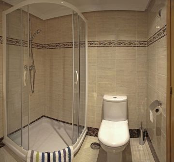 https://cdn.resales-online.com/public/ce35ic6qf2/properties/28aaee69df0611eca97d0217bc231ef4/w1200/21-2c707e7c511429b4f8ec4ee5f221ddb6.jpg?v=1653801408