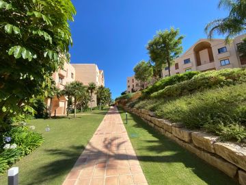 https://cdn.resales-online.com/public/ce35ic6qf2/properties/28aaee69df0611eca97d0217bc231ef4/w1200/29-7c2f312881aea9bbe9ddaeb9640e2c9a.jpg?v=1653801408