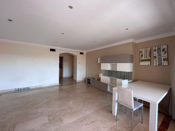 https://cdn.resales-online.com/public/ce35ic6qf2/properties/28aaee69df0611eca97d0217bc231ef4/w1200/35-53608d01401493ba18e3704836160563.jpg?v=1691647687