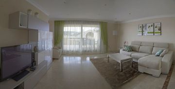 https://cdn.resales-online.com/public/ce35ic6qf2/properties/28aaee69df0611eca97d0217bc231ef4/w1200/7-aa4cc561180b369757c0bb4af9886cd3.jpg?v=1653801408
