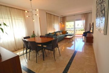 https://cdn.resales-online.com/public/cbiutp5eqn/properties/221084cfddd611eca97d0217bc231ef4/w1200/2-5bd7b9d04b45e33852eaf0ec6670150d.jpg?v=1653912787