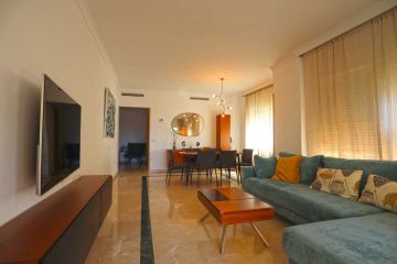 https://cdn.resales-online.com/public/cbiutp5eqn/properties/221084cfddd611eca97d0217bc231ef4/w1200/18-cc72f169493c096e712837ff5d8b6e41.jpg?v=1653912787