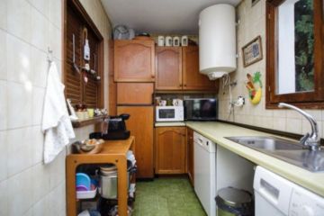https://cdn.resales-online.com/public/38v5t3nduc/properties/9ad4f446dcf711eca97d0217bc231ef4/w1200/13-5fd73dea700db77384c091ca9818b1a9.jpg?v=1653917908
