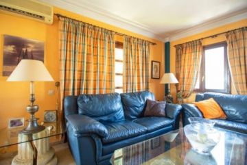 https://cdn.resales-online.com/public/38v5t3nduc/properties/9ad4f446dcf711eca97d0217bc231ef4/w1200/7-aa4cc561180b369757c0bb4af9886cd3.jpg?v=1653917908