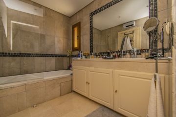 https://cdn.resales-online.com/public/vvmdwbkuht/properties/3d6e484dd84f11eca97d0217bc231ef4/w1200/34-2e8657844e540eba0189d71f472ffca9.jpg?v=1653065034