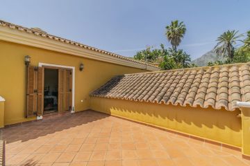 https://cdn.resales-online.com/public/vvmdwbkuht/properties/3d6e484dd84f11eca97d0217bc231ef4/w1200/39-a493fe9149752455d4aa759b42ca0ea1.jpg?v=1653065034