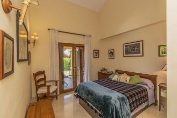 https://cdn.resales-online.com/public/vvmdwbkuht/properties/3d6e484dd84f11eca97d0217bc231ef4/w1200/8-e64a9055bba3e77ac8aca3b893cdf826.jpg?v=1653065034