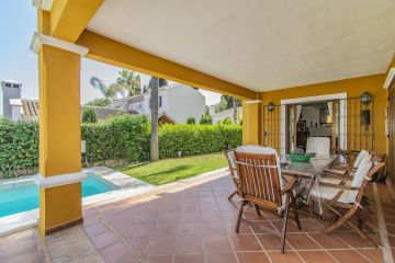 https://cdn.resales-online.com/public/vvmdwbkuht/properties/3d6e484dd84f11eca97d0217bc231ef4/w1200/9-467d0cee5b725f3ef65f102a0c2e69c0.jpg?v=1653065034