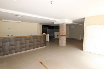 https://cdn.resales-online.com/public/4u8i2in212/properties/29028d9a0b3a11ecaa340217bc231ef4/w1200/7-aa4cc561180b369757c0bb4af9886cd3.jpg?v=1630516057