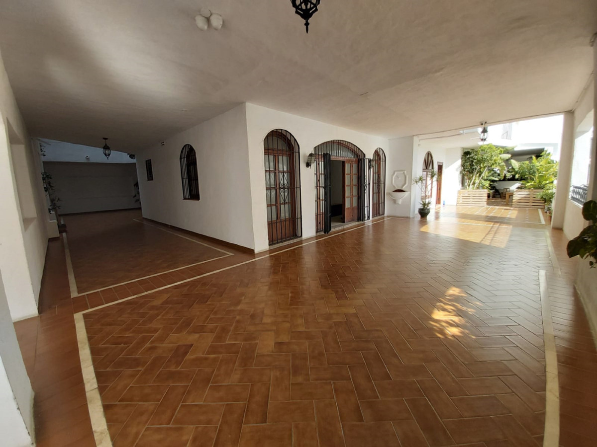 https://cdn.resales-online.com/public/c1vmnhgt2j/properties/2215b12f436711ea9faa06907717b01e/w1200/1-7980e48d732b6fc85c14b43b94d2aa54.jpg?v=1609777680