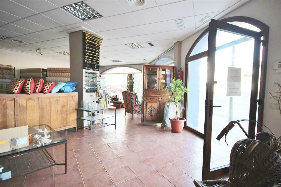 https://cdn.resales-online.com/public/vuns4310r7/properties/ahbdfunfvxuwvaa/w1200/1-7980e48d732b6fc85c14b43b94d2aa54.jpg?v=1534245017