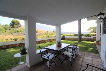 https://cdn.resales-online.com/public/hde336ltfm/properties/46cbca44e93c11eca97d0217bc231ef4/w1200/2-5bd7b9d04b45e33852eaf0ec6670150d.jpg?v=1655269780