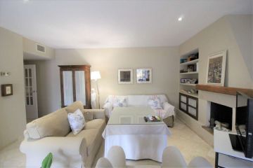 https://cdn.resales-online.com/public/hde336ltfm/properties/46cbca44e93c11eca97d0217bc231ef4/w1200/13-5fd73dea700db77384c091ca9818b1a9.jpg?v=1655269780