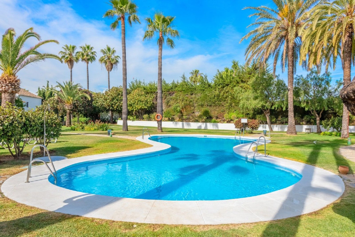 https://cdn.resales-online.com/public/cewomivt9o/properties/c0bf7949feb111eca97d0217bc231ef4/w1200/2-5bd7b9d04b45e33852eaf0ec6670150d.jpg?v=1657310633